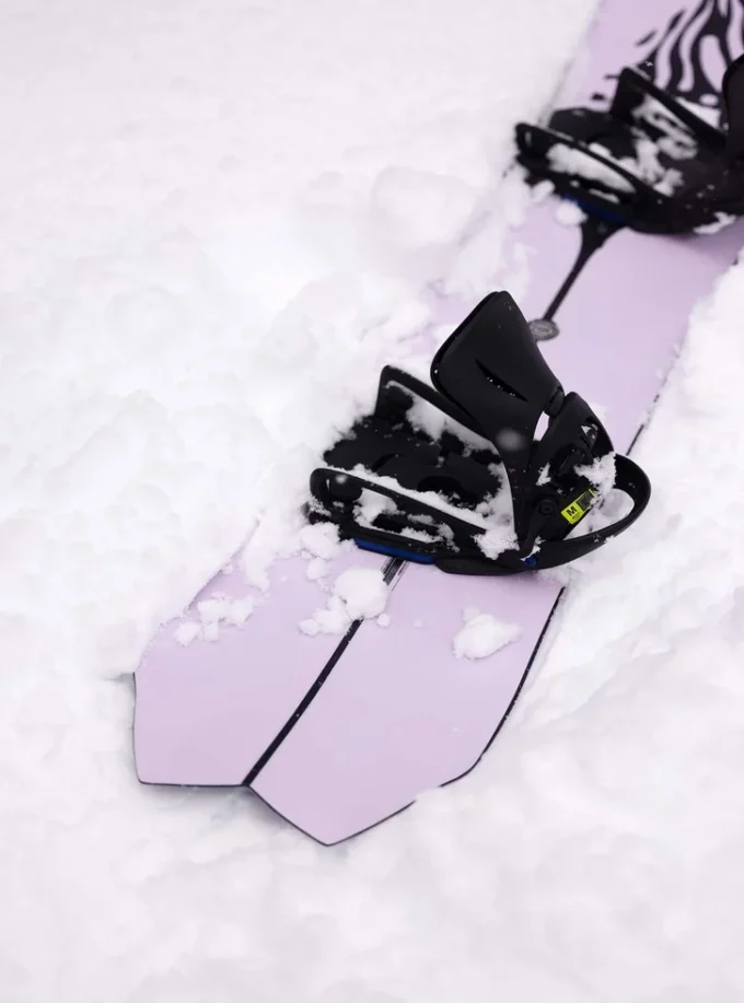 Burton 3D Fish Directional Flat Top Snowboard Burton 3D Fish Directional Flat Top Snowboard