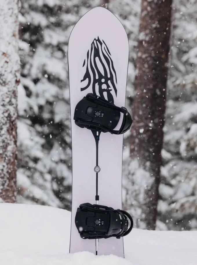 Burton 3D Fish Directional Flat Top Snowboard Burton 3D Fish Directional Flat Top Snowboard