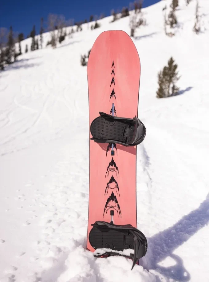 Burton Deep Thinker Camber Snowboard för herr Burton Deep Thinker Camber Snowboard för herr