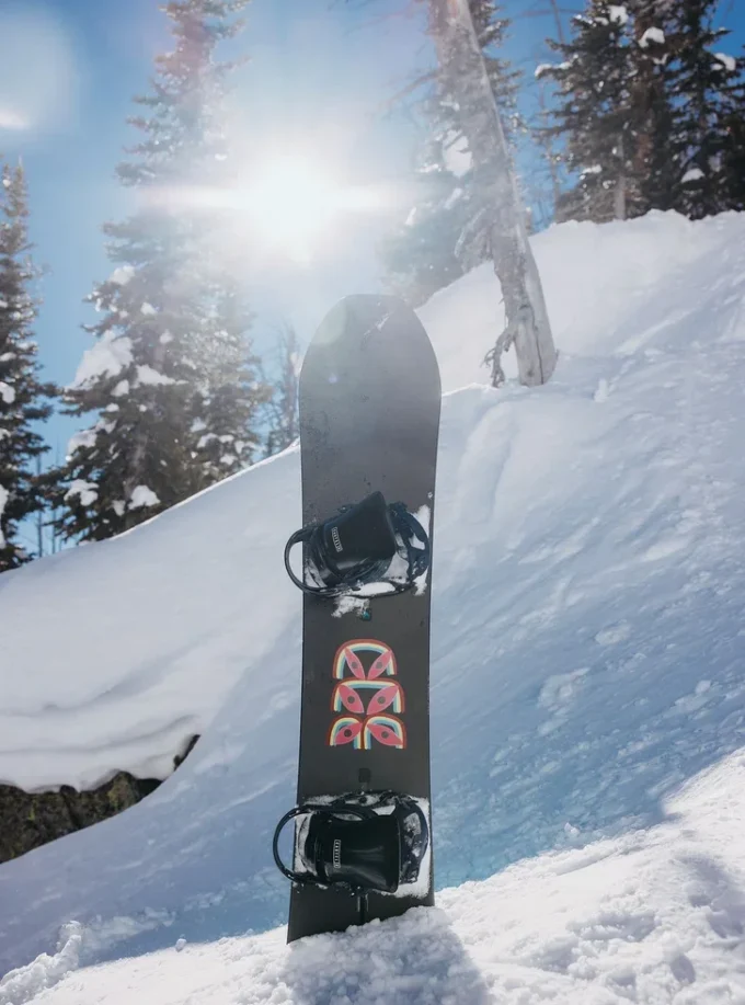 Burton Deep Thinker Camber Snowboard för herr Burton Deep Thinker Camber Snowboard för herr