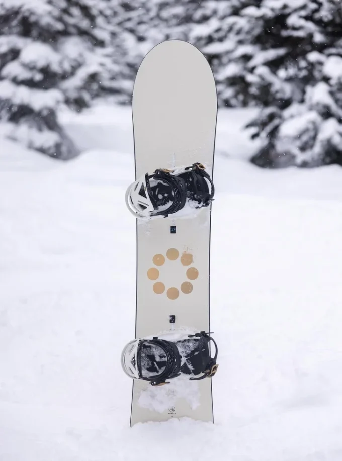 Burton Family Tree Gril Master Camber Snowboard Burton Family Tree Gril Master Camber Snowboard