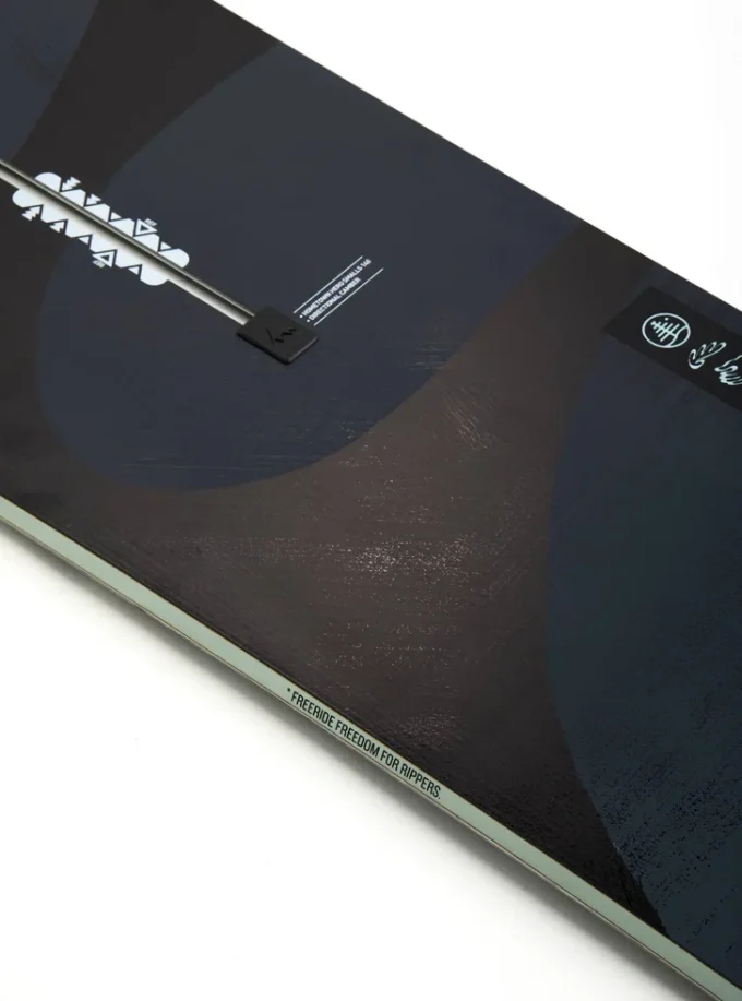 Burton Family Tree Hometown Hero Camber Snowboard för barn Burton Family Tree Hometown Hero Camber Snowboard för barn