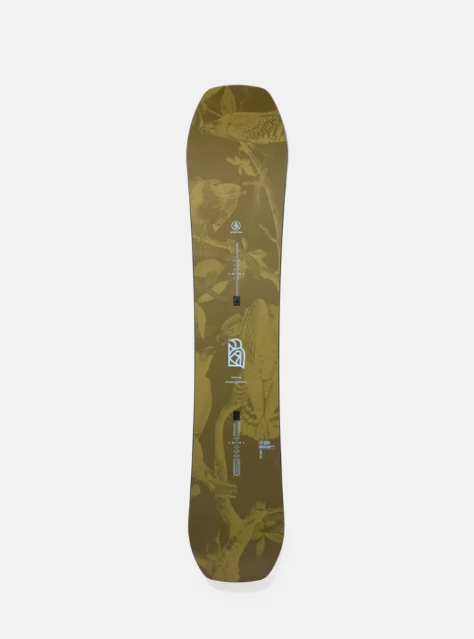 Burton Family Tree Hometown Hero Camber Snowboard för barn Burton Family Tree Hometown Hero Camber Snowboard för barn