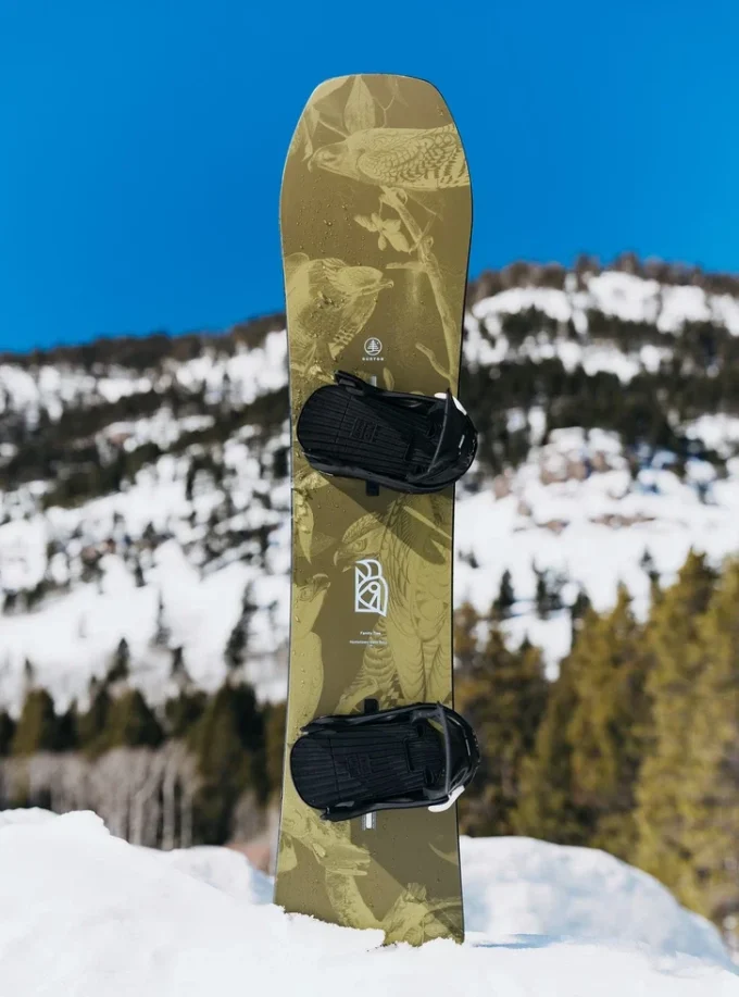 Burton Family Tree Hometown Hero Camber Snowboard för barn Burton Family Tree Hometown Hero Camber Snowboard för barn