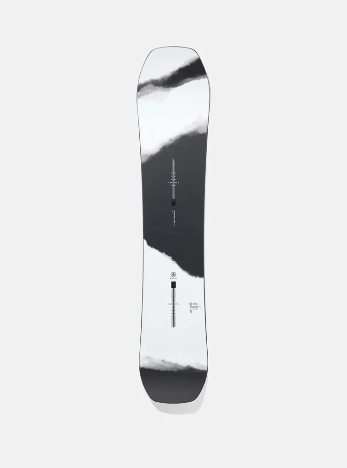 Burton Family Tree Hometown Hero Smalls Camber Snowboard för barn Burton Family Tree Hometown Hero Smalls Camber Snowboard för barn