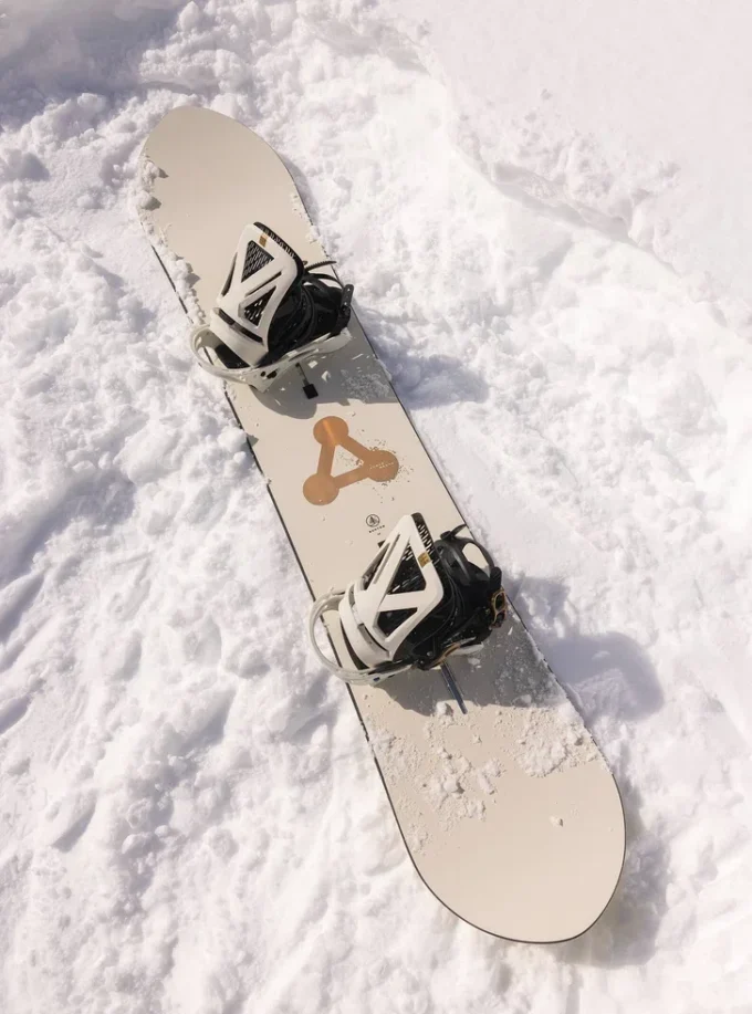 Burton Family Tree Power Wagon Camber Snowboard Burton Family Tree Power Wagon Camber Snowboard