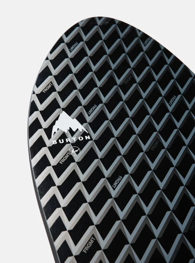 Burton Fragment Branch Manager Camber Snowboard Burton Fragment Branch Manager Camber Snowboard