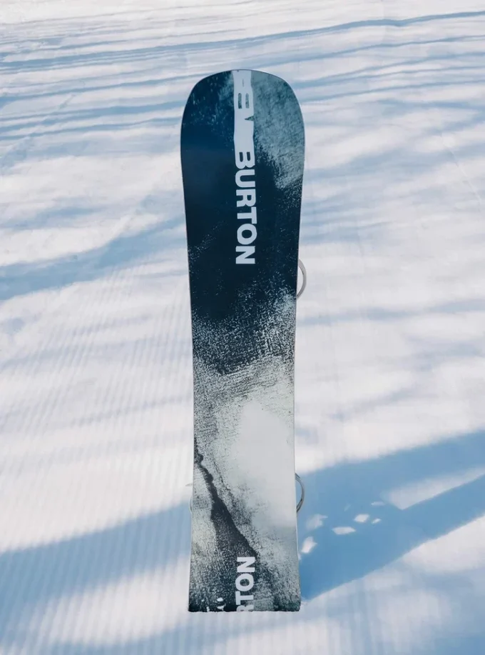 Burton Instigator Flat Top Snowboard för herr Burton Instigator Flat Top Snowboard för herr
