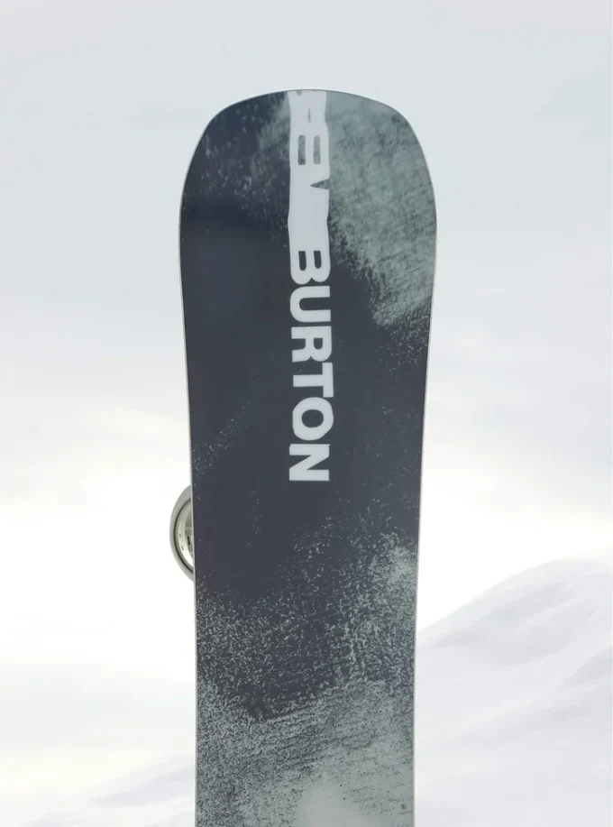 Burton Instigator PurePop Camber snowboard för herr Burton Instigator PurePop Camber snowboard för herr