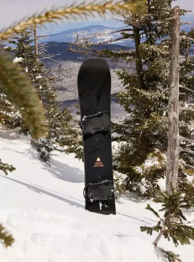 Burton Mystery Hometown Hero Camber Snowboard Burton Mystery Hometown Hero Camber Snowboard