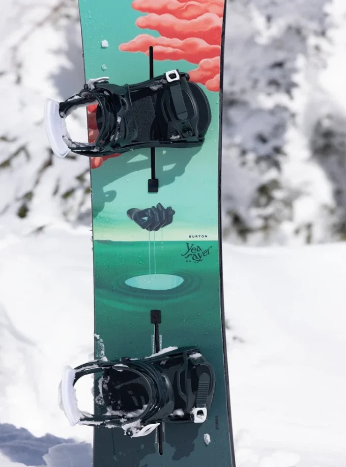 Burton Yeasayer Camber snowboard för damer Burton Yeasayer Camber snowboard för damer